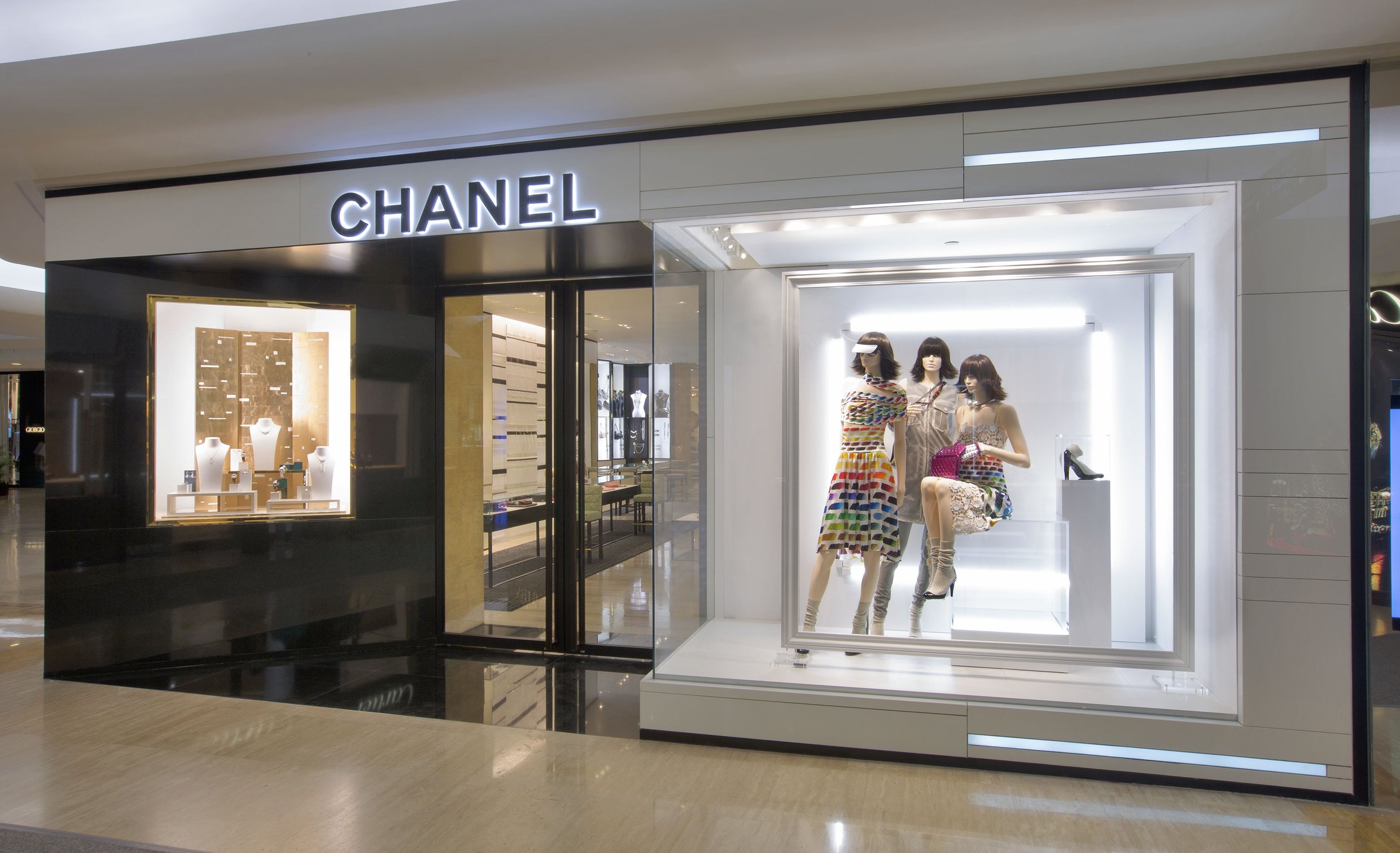 chanel-plaza-indonesia-exterior-1