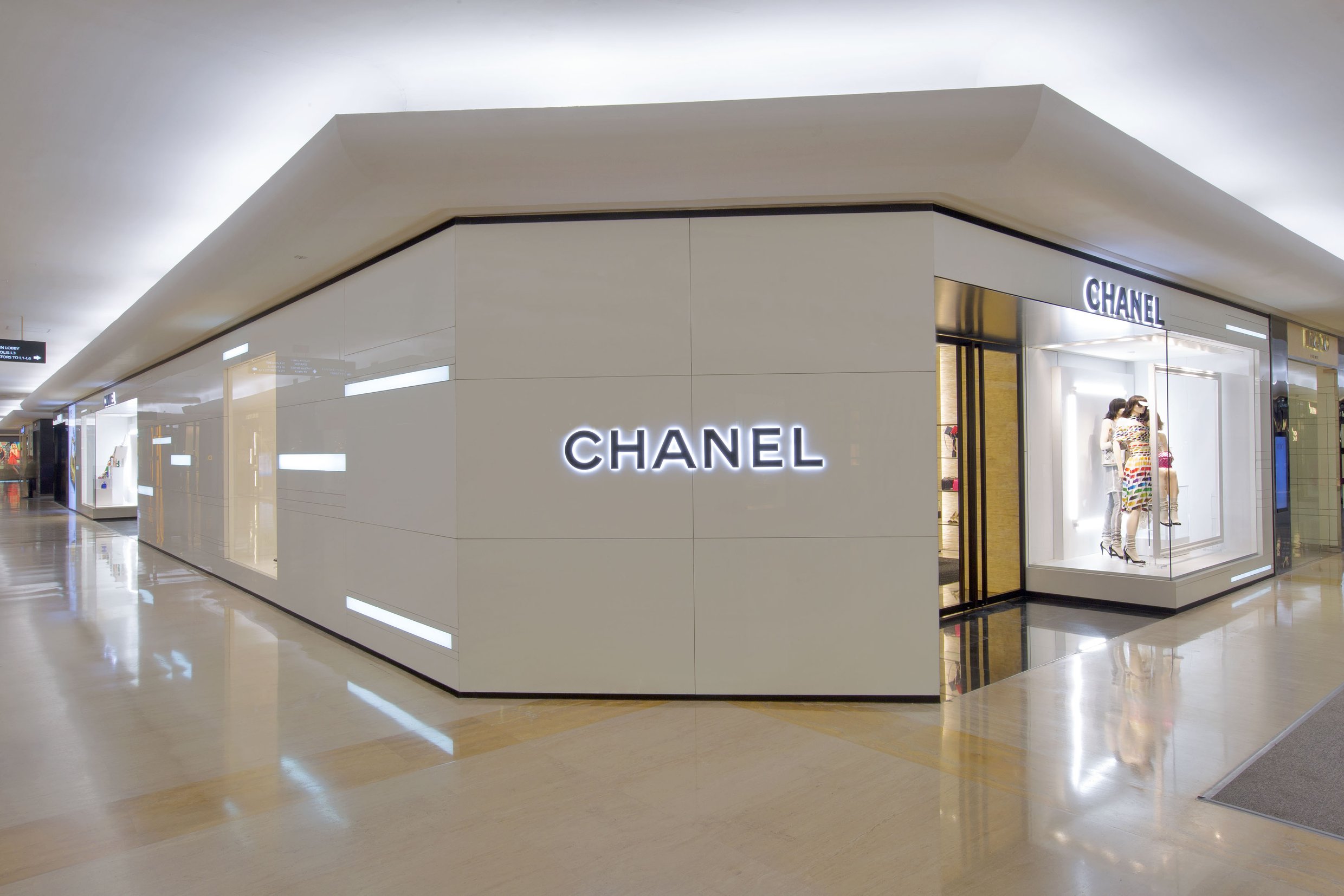 chanel-plaza-indonesia-exterior-2