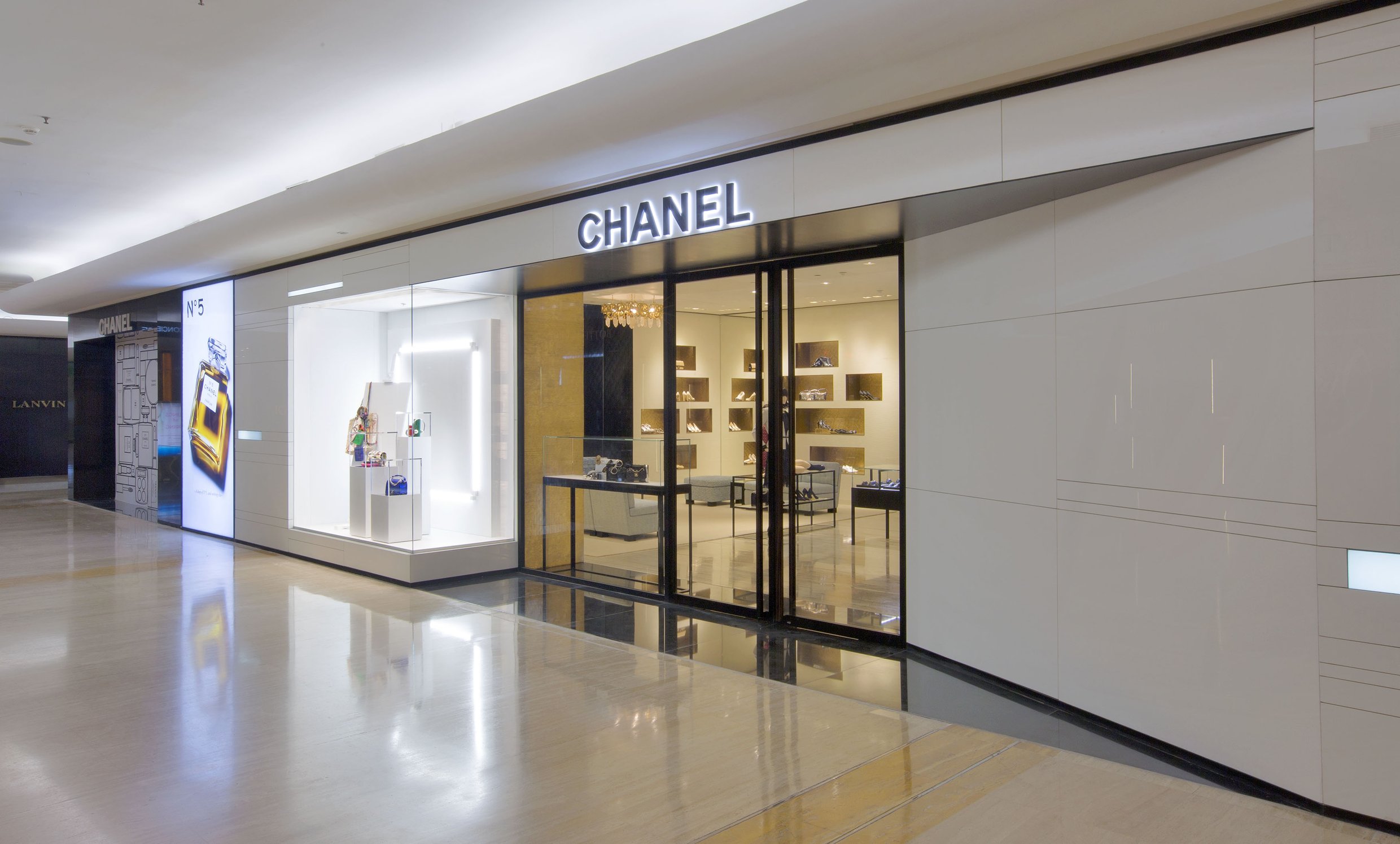 chanel-plaza-indonesia-exterior-3